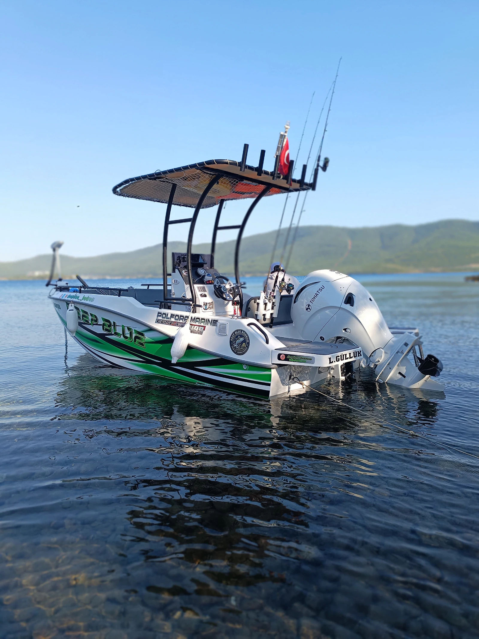 DeepBlue motor ve güverte detayı